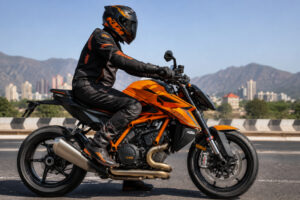 KTM 1390 Super Duke R riding position